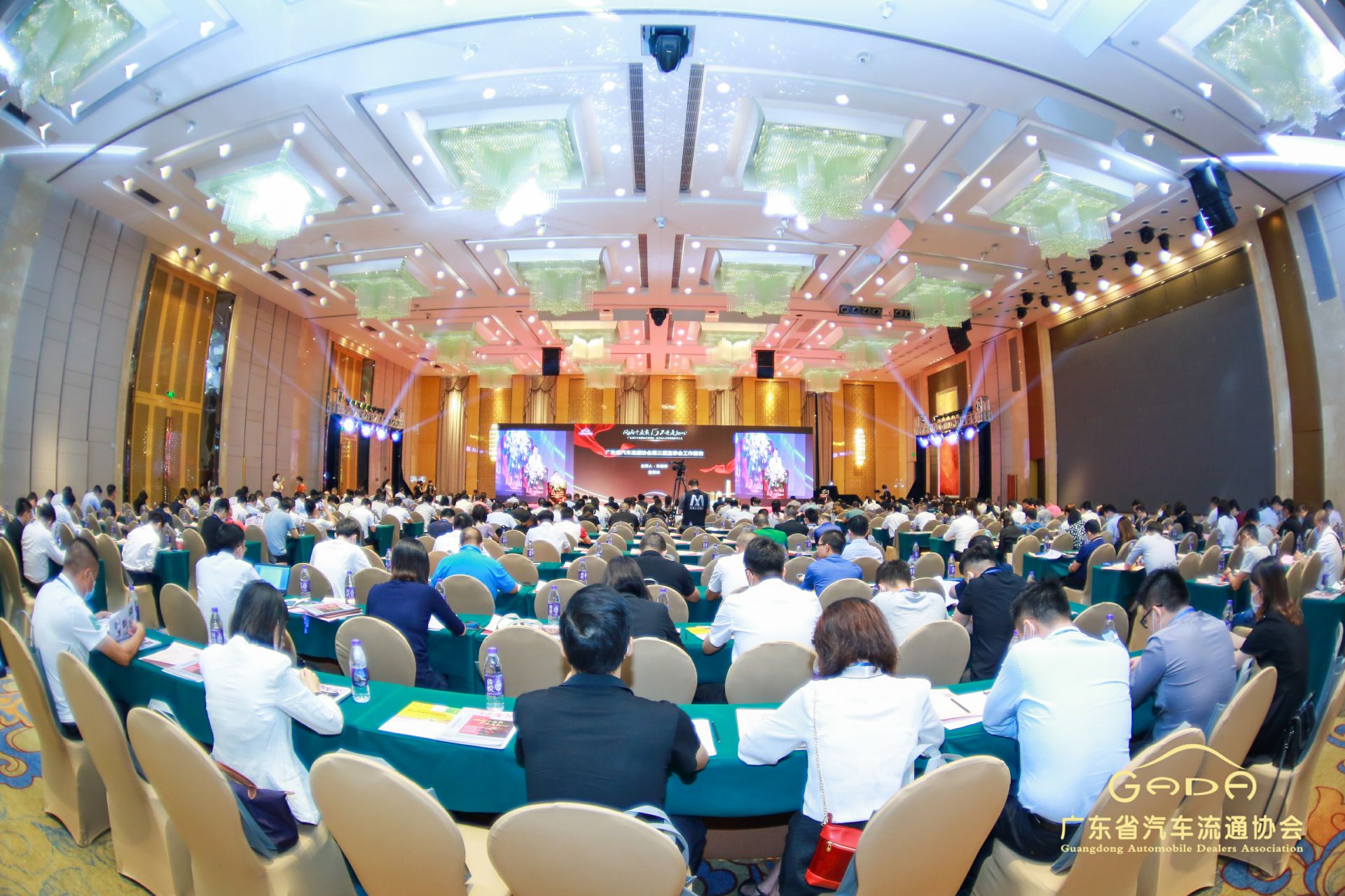 喜报丨昆明俊豪家庭服务解决方案有限公司“包揽”省汽车流通行业颁奖礼53项大奖(图1)